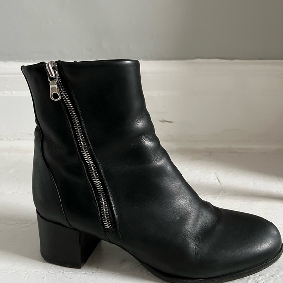 Rag and Bone black round toe boots - Picture 5 of 8
